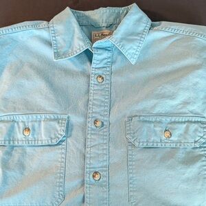 LL Bean Men’s Sunwashed Canvas Shirt 
Men’s Medium Long Sleeve Mist Blue